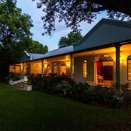 The Courtney Lodge Victoriawatervallen Buitenkant foto